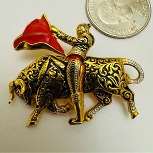 Vintage Damascene Matador Bull Brooch